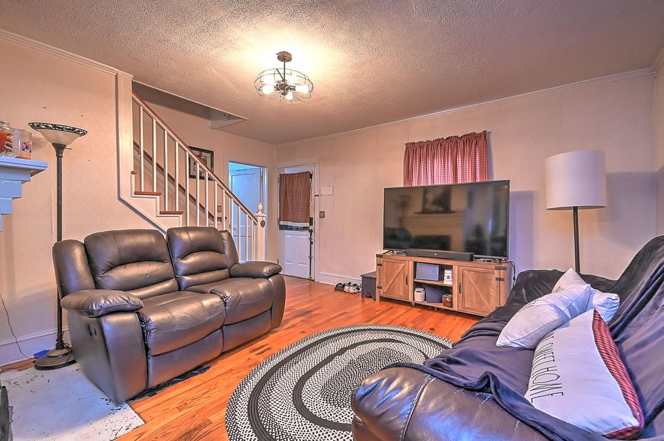Photo #5: 123 Sargeant Street