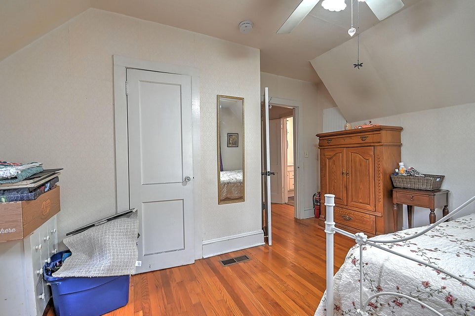 Photo #14: 123 Sargeant Street