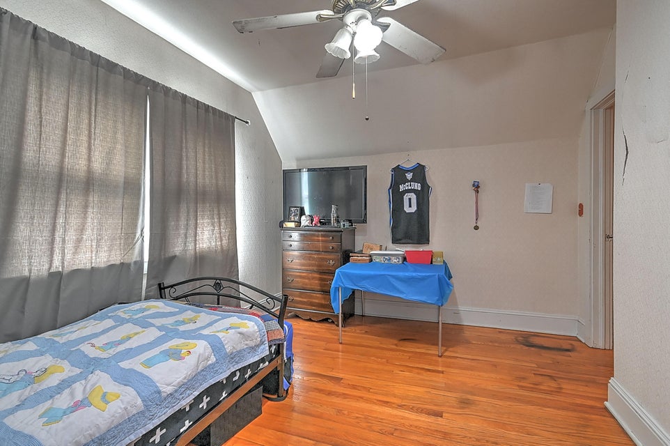 Photo #22: 123 Sargeant Street