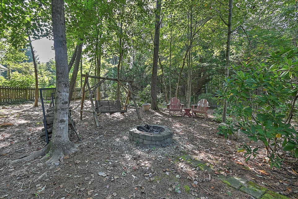 Photo #51: 396 Blount Street