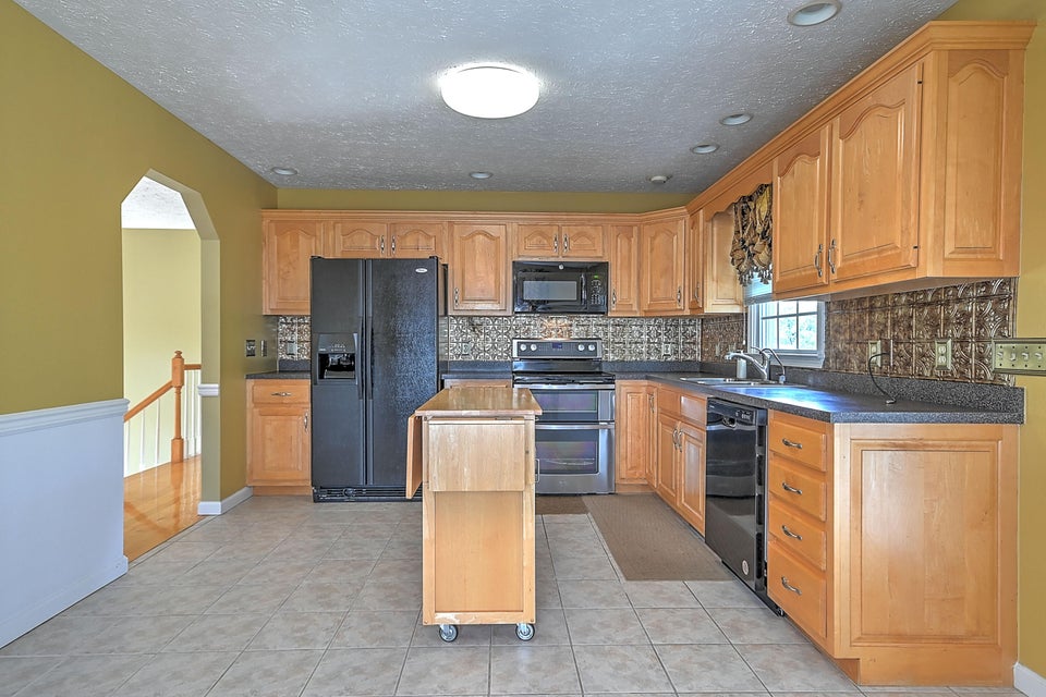 Photo #8: 215 Fox Meadows Drive