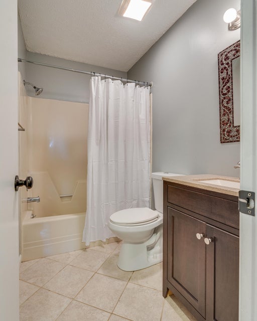 Photo #25: 512 Fleetwood Court