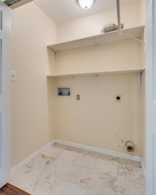 Photo #29: 512 Fleetwood Court