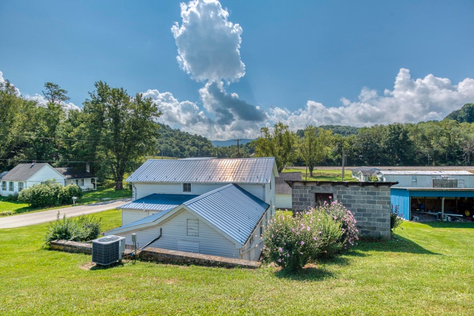 Photo #32: 158 Dutton Road