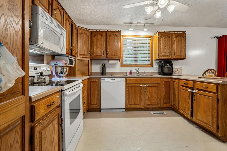 Photo #13: 455 Hickory Drive