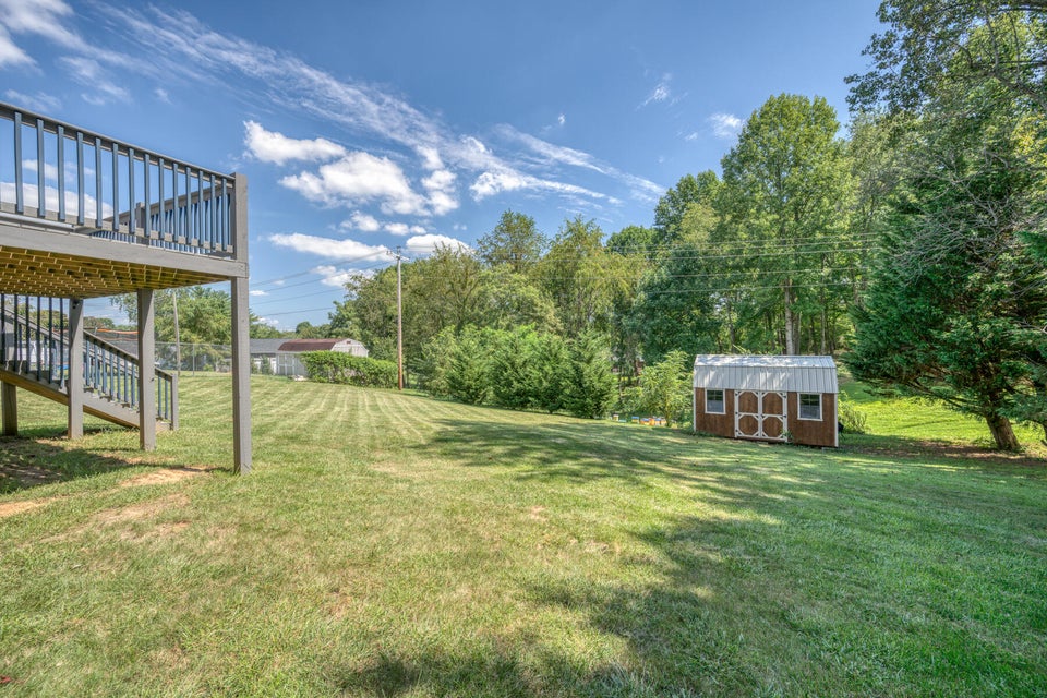 Photo #36: 122 Fairlawn Drive