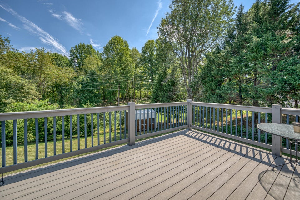 Photo #38: 122 Fairlawn Drive