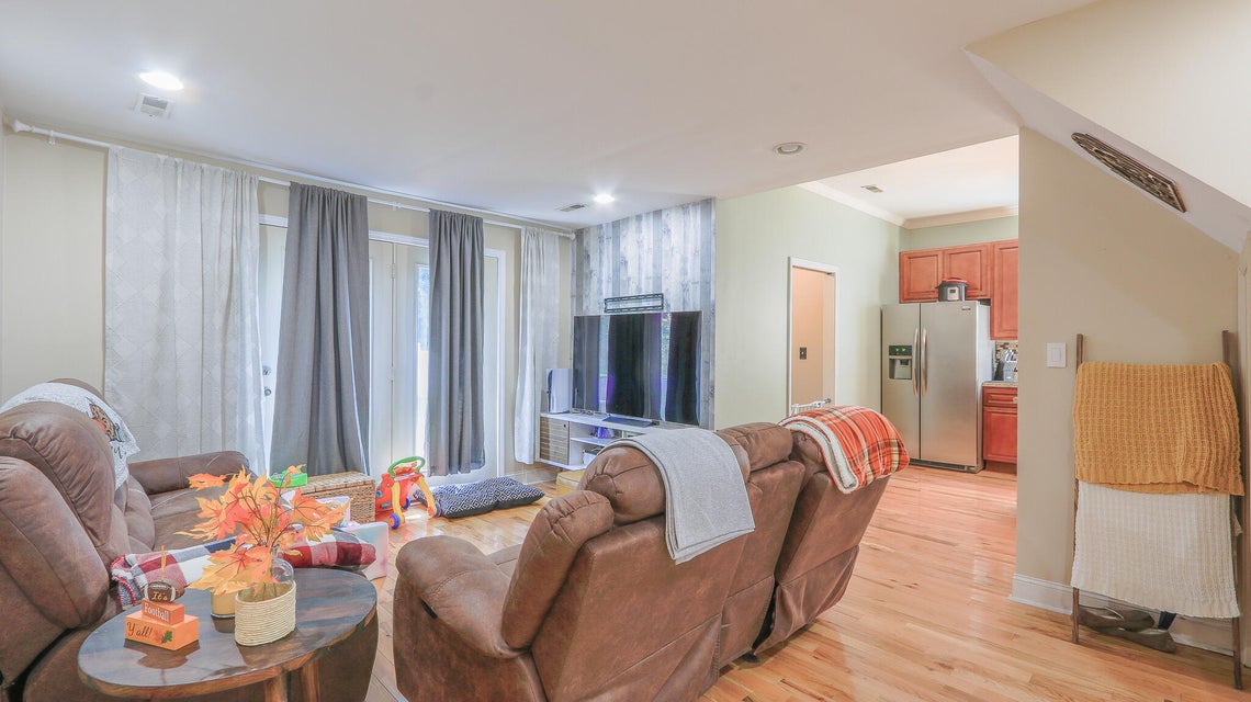 Photo #3: 421 Carolina Avenue