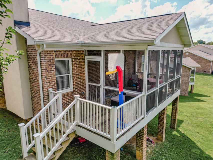 Photo #8: 232 Regency Park