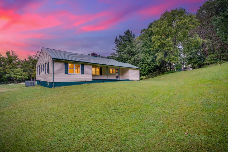 Photo #2: 853 Island Road