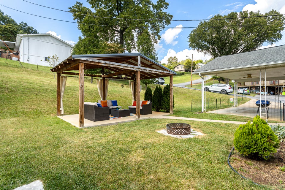 Photo #4: 956 Afton Street
