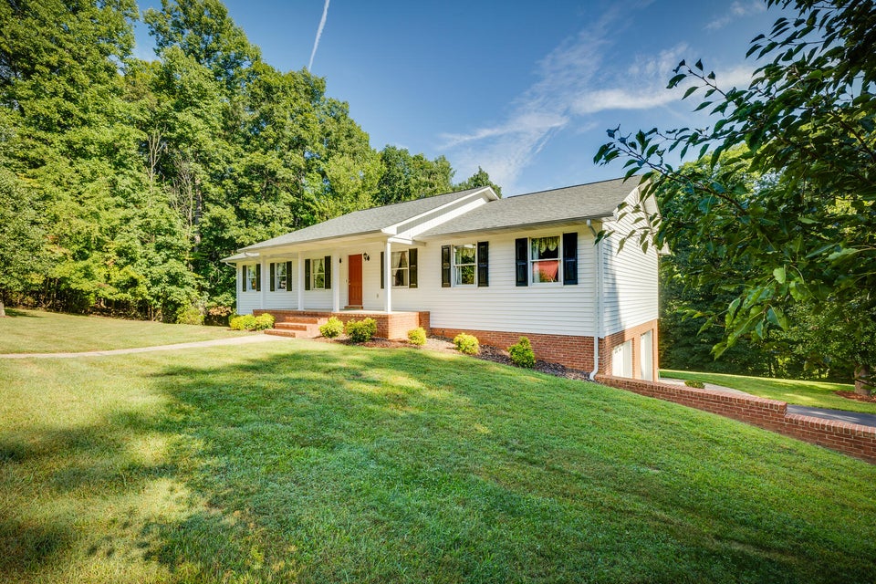 Photo #2: 500 Doe Meadow Court