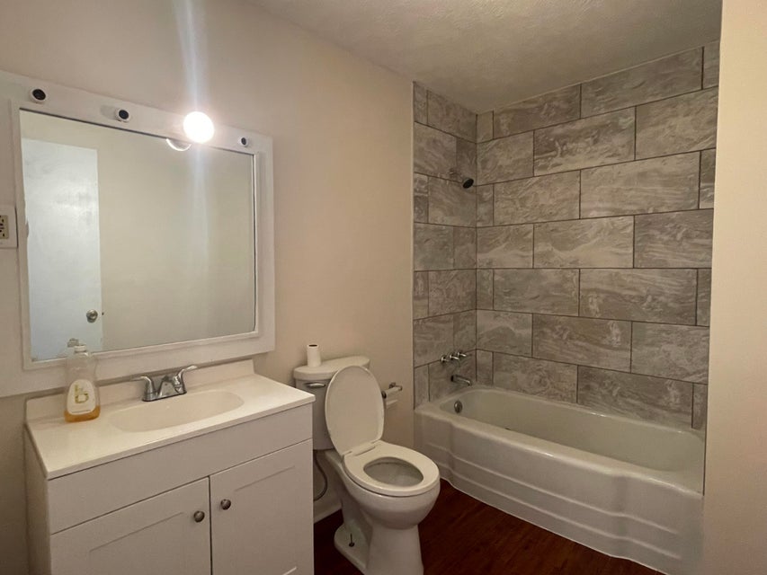 Photo #8: 314 Wilson Avenue