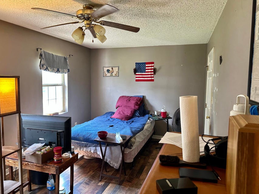 Photo #15: 1121 Chippendale Road