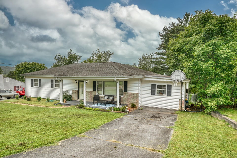 Photo #2: 2637 Anderson Street