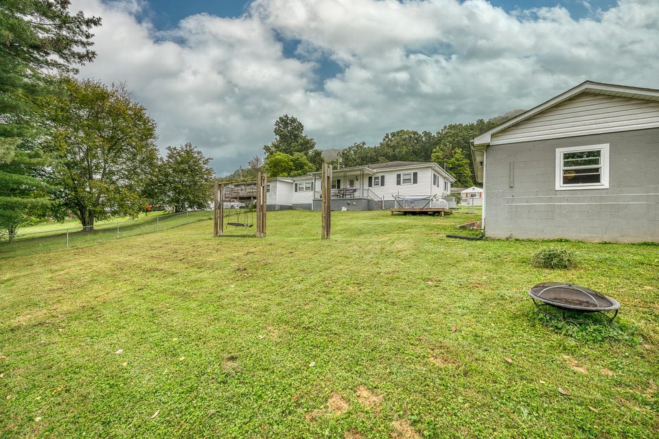 Photo #6: 2637 Anderson Street