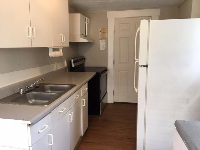 Photo #15: 423 Wilson Avenue