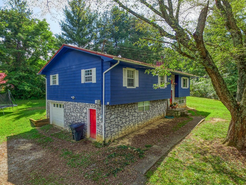 Photo #11: 625 Skyview Drive