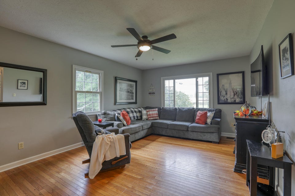 Photo #24: 625 Skyview Drive