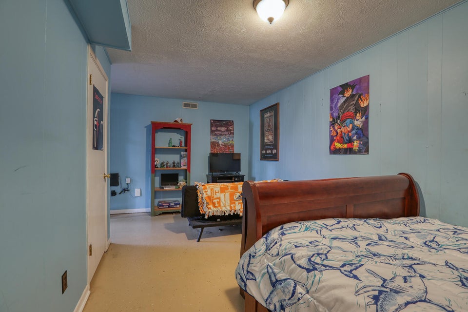 Photo #51: 625 Skyview Drive