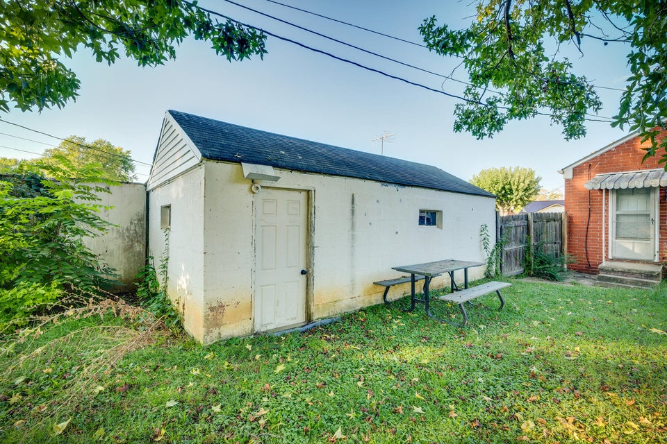 Photo #21: 1573 Carolina Avenue