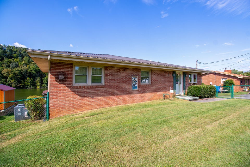 Photo #2: 248 Lakeview Drive