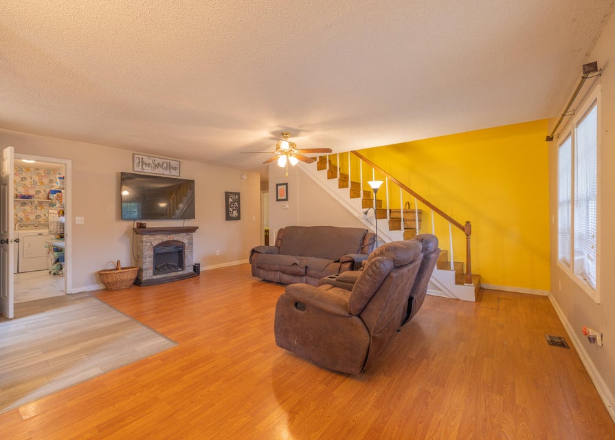 Photo #3: 219 Taylor Avenue