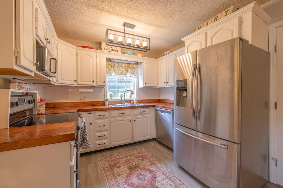 Photo #6: 219 Taylor Avenue