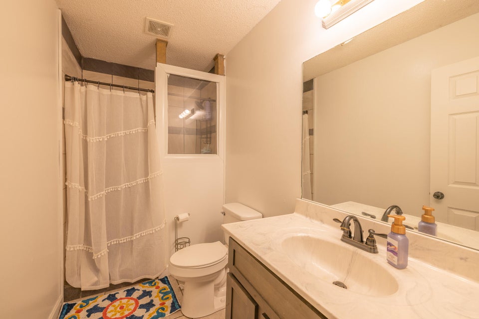 Photo #14: 219 Taylor Avenue