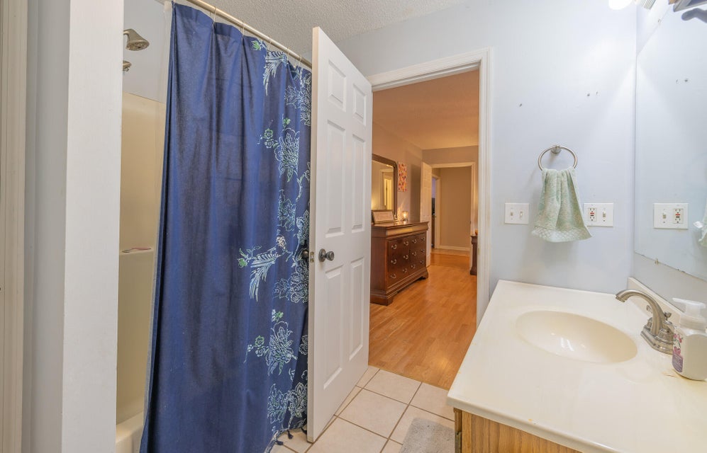 Photo #19: 219 Taylor Avenue