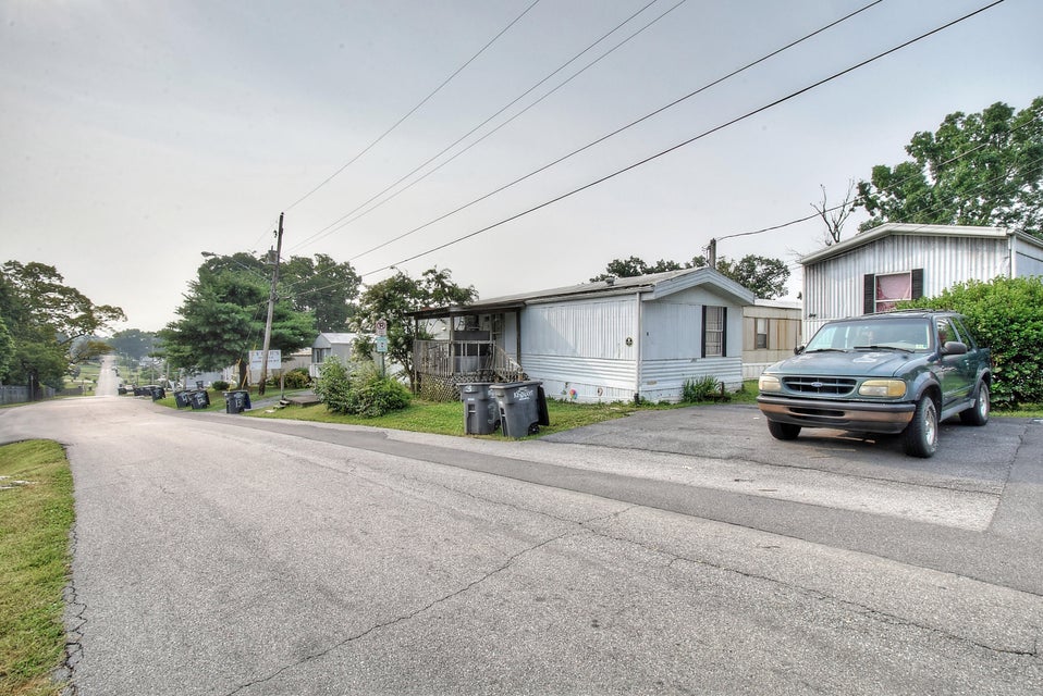 Photo #2: 2009 Greenway St.
