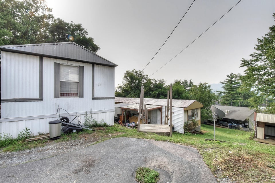 Photo #7: 2009 Greenway St.