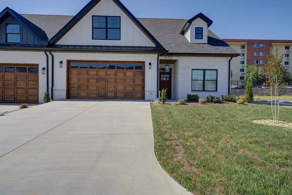Photo #4: 1613 Caymus Court Court