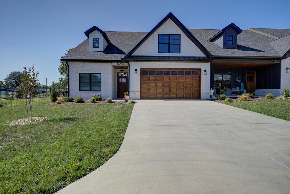 Photo #3: 1613 Caymus Court Court