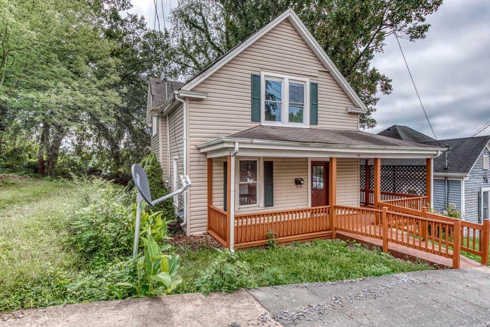 Photo #4: 919 Russell Street