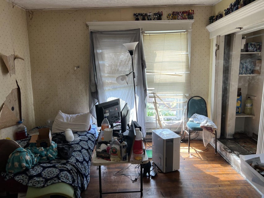 Photo #18: 903 Virginia Avenue