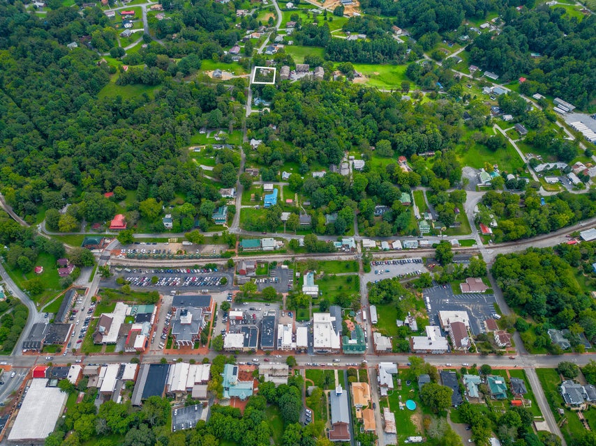 Photo #35: 400 Cherokee Street