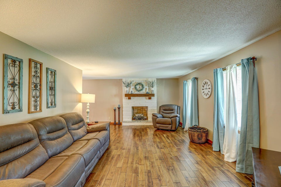 Photo #7: 710 Santa Fe Drive