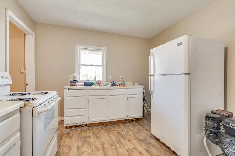 Photo #6: 2100 Berry Street