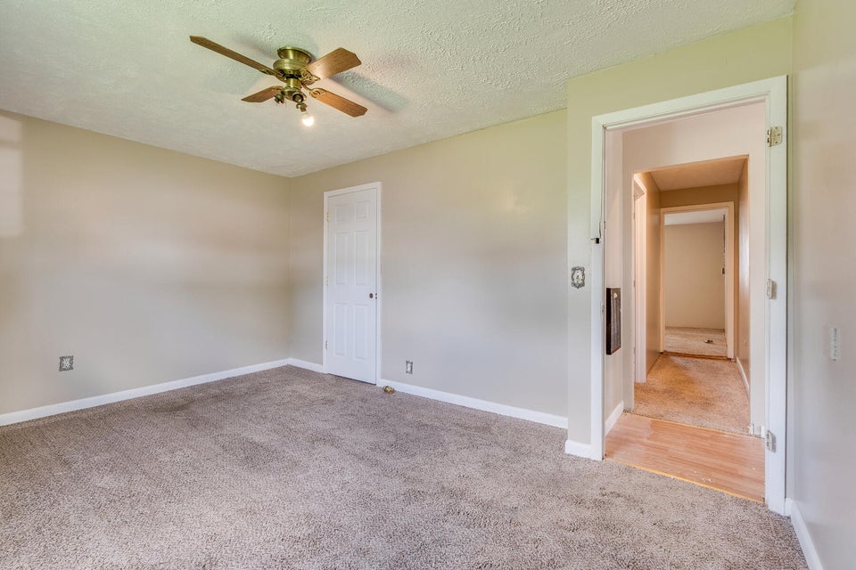 Photo #8: 2100 Berry Street