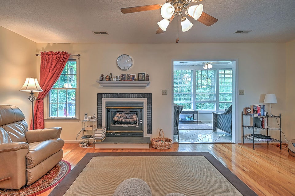 Photo #22: 1725 Lakeview Drive