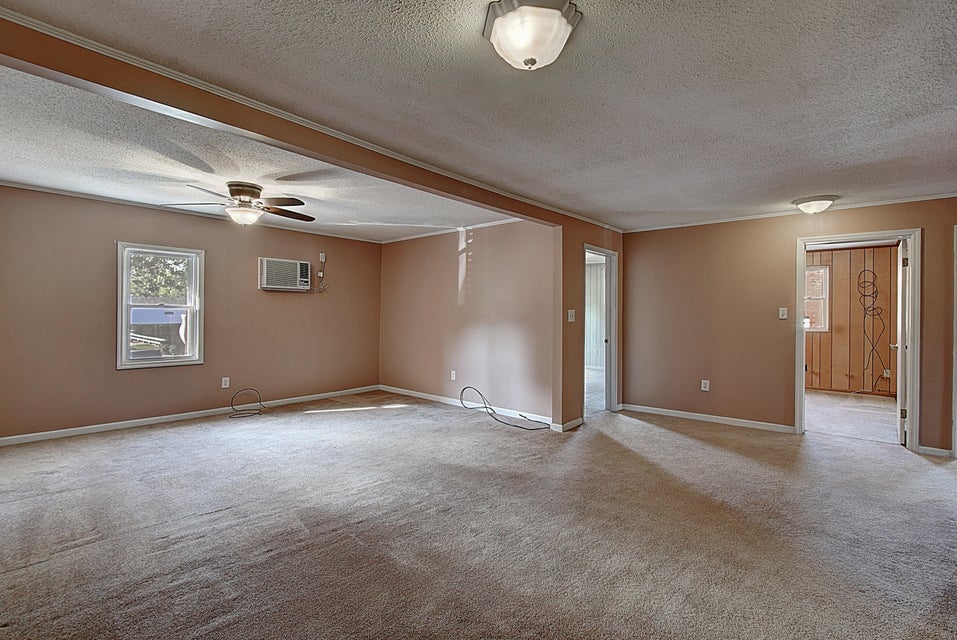 Photo #34: 705 Elk Avenue