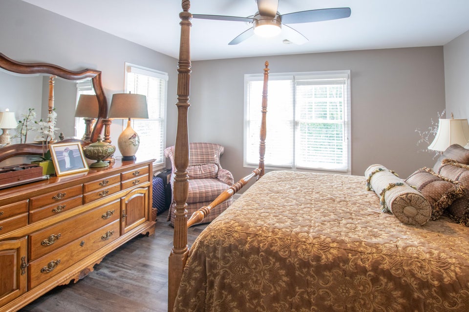 Photo #26: 15250 Knob Hill Drive