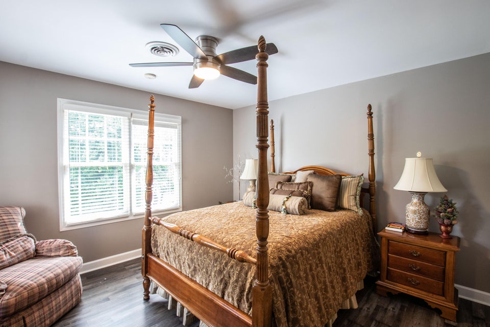 Photo #28: 15250 Knob Hill Drive