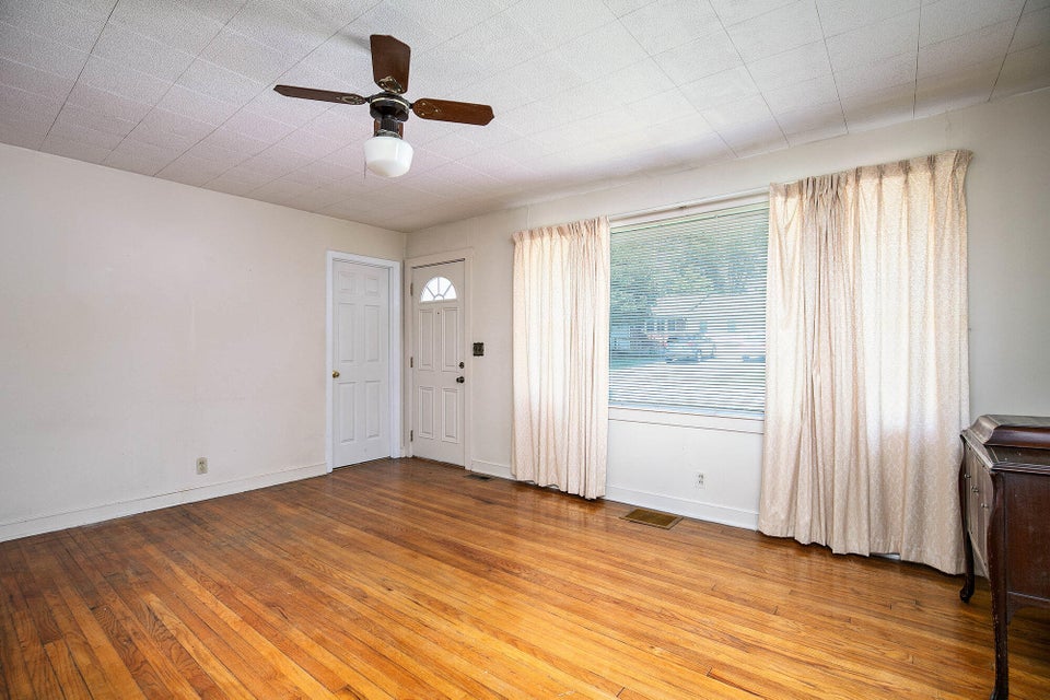 Photo #5: 612 Dickerson Street