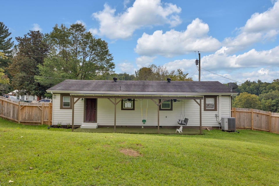 Photo #13: 1310 Lowe Street