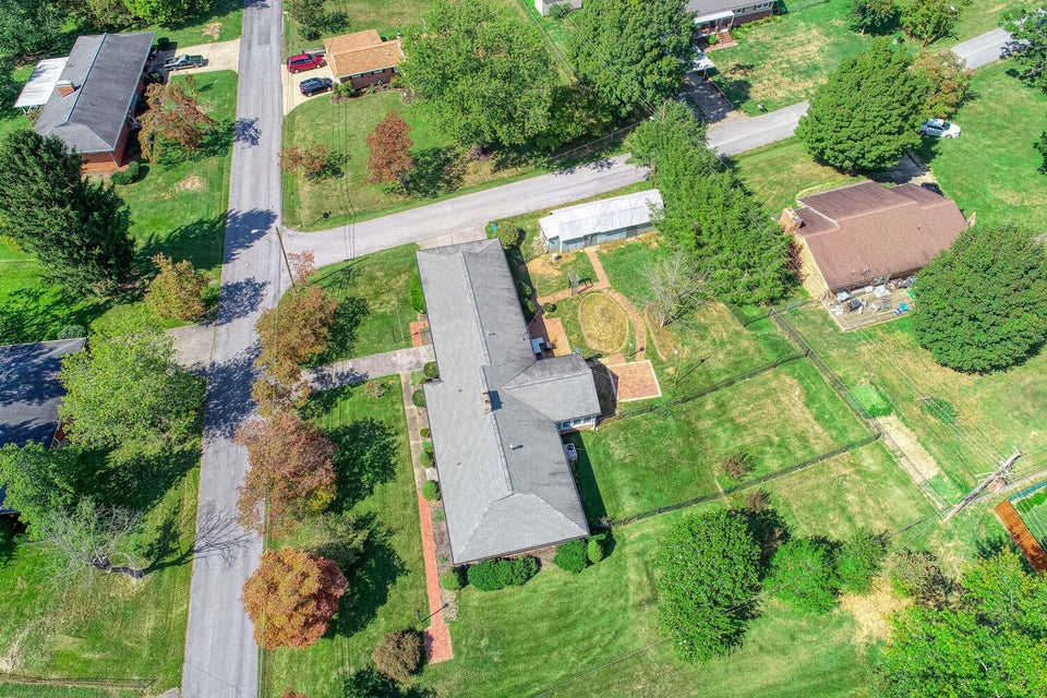 Photo #46: 220 Maple Avenue