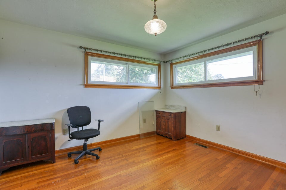 Photo #92: 220 Maple Avenue