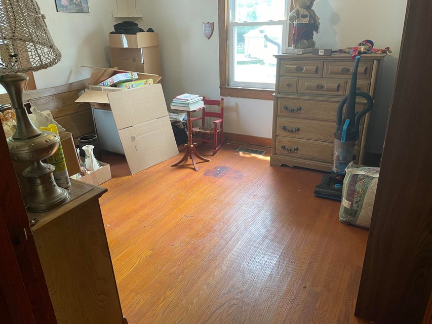 Photo #3: 1557 Lakeview Circle
