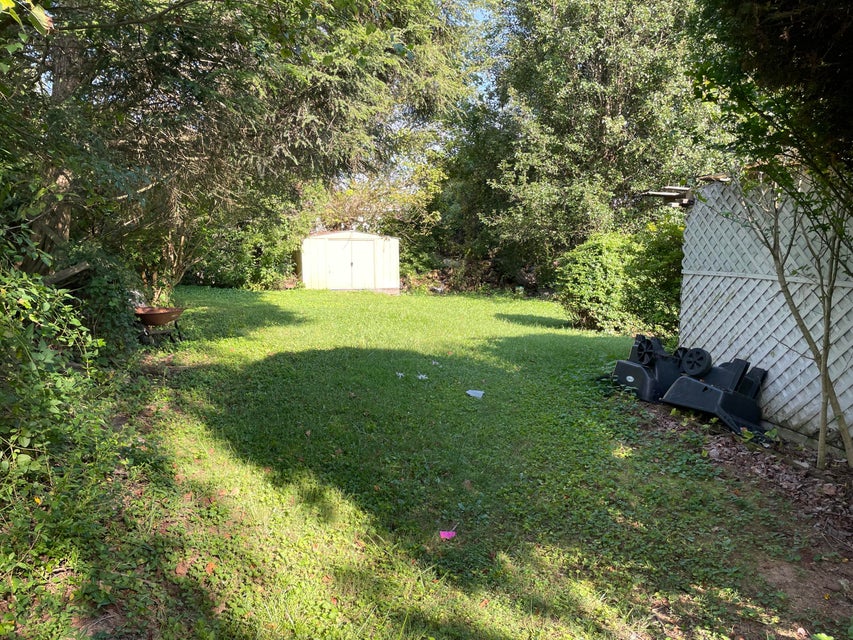Photo #13: 1557 Lakeview Circle